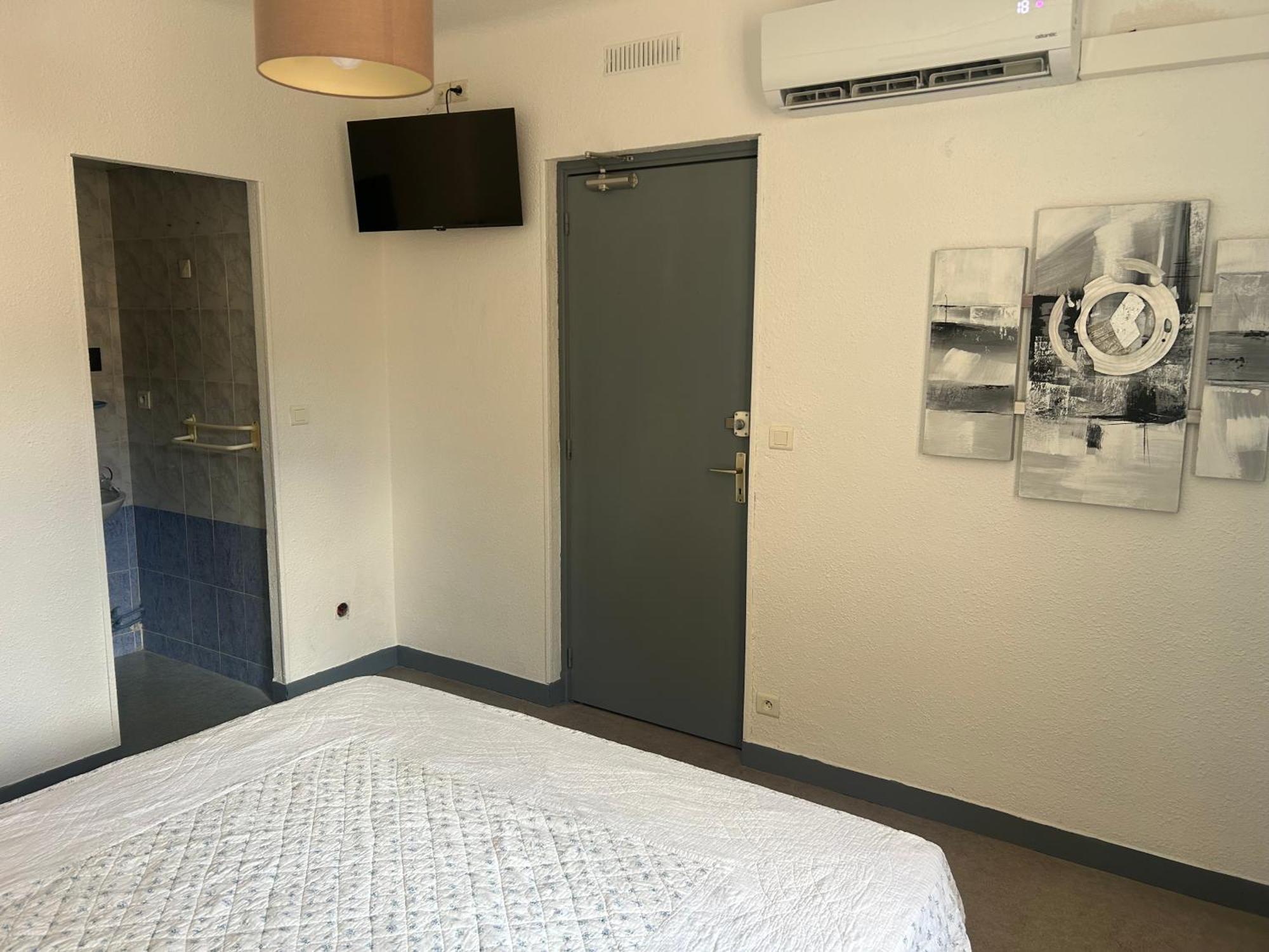 Hotel L'Acropole Nissan-lez-Enserune Exteriör bild