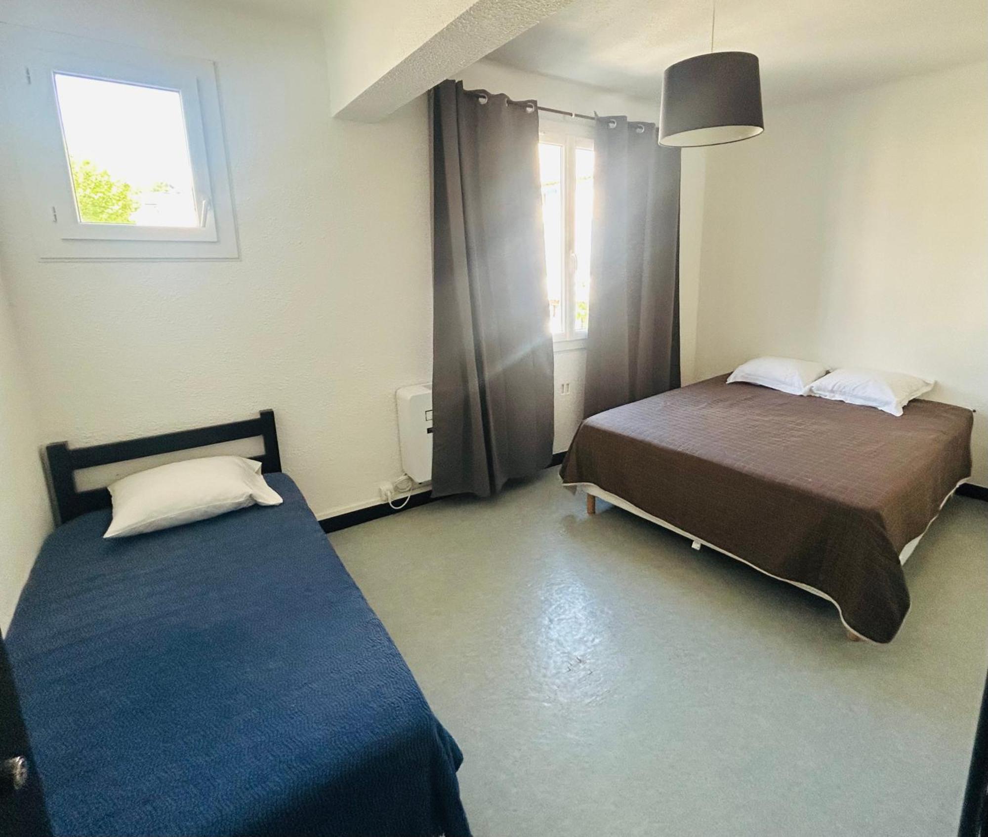 Hotel L'Acropole Nissan-lez-Enserune Exteriör bild
