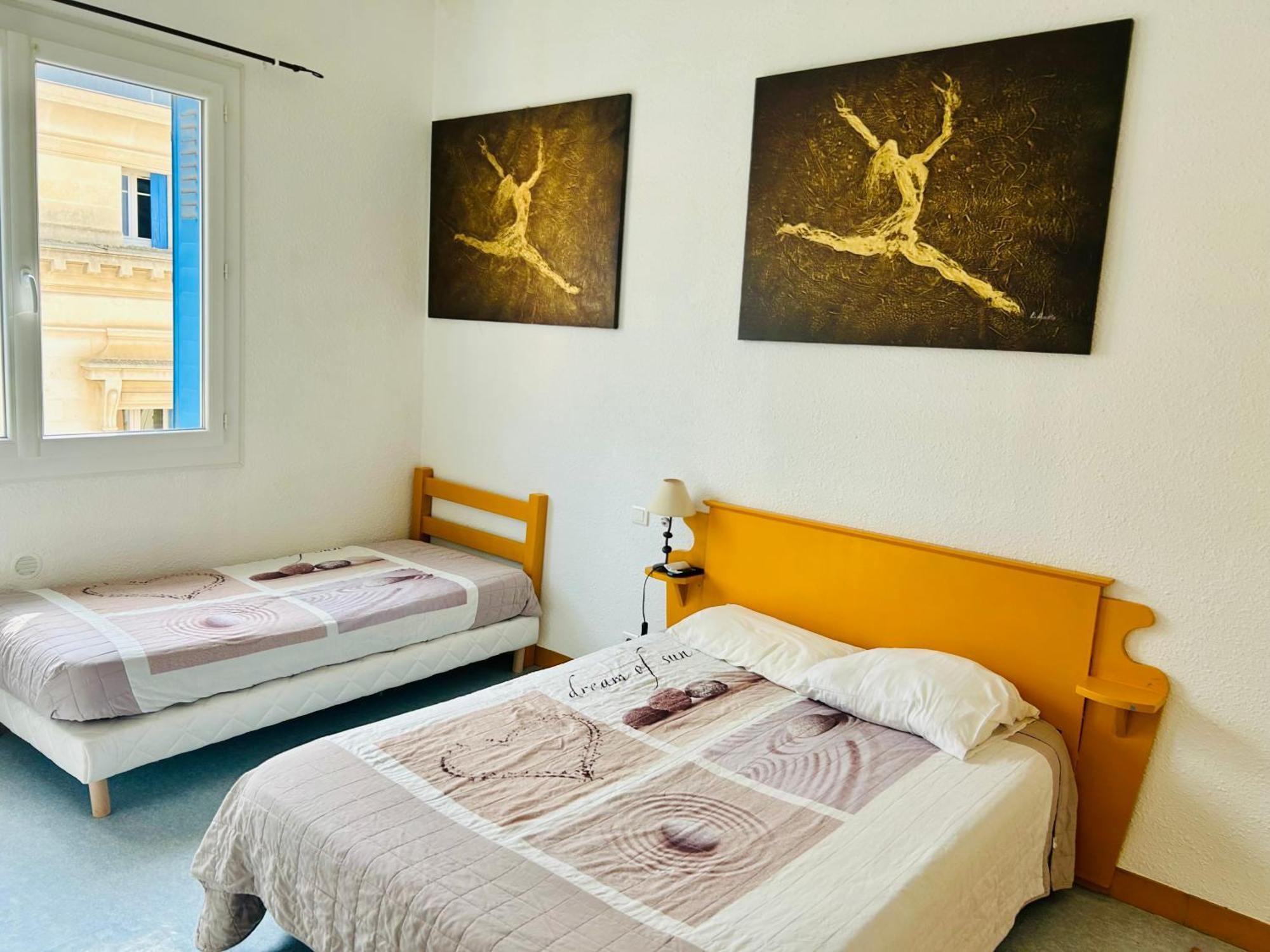 Hotel L'Acropole Nissan-lez-Enserune Exteriör bild